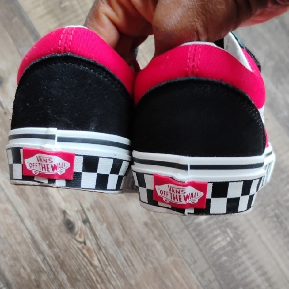 Unisex Vans' Black and Red Checkered Sneakers, Skateboard, Velcro Straps